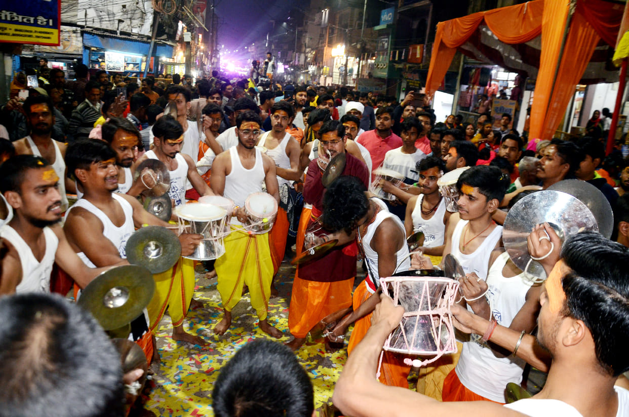 Shiva temple echoed with the cheers of Har Har Shambhu