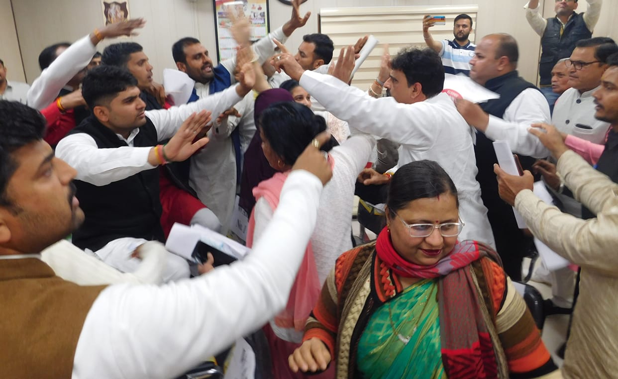 Scuffle breaks out between councillors ahead of brainstorming on agenda, municipal council meeting held