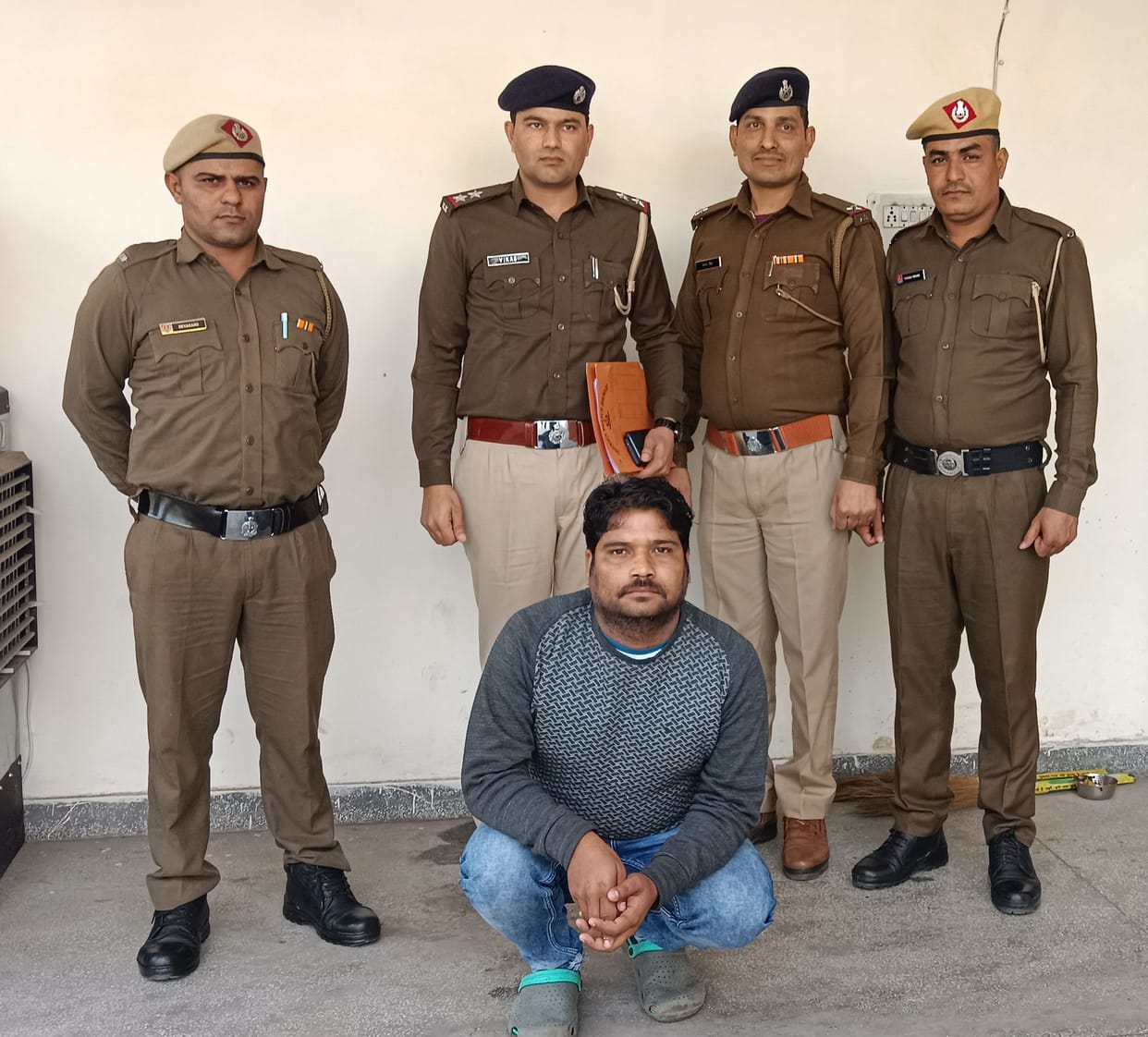 Accused of cheating money on the pretext of job arrested