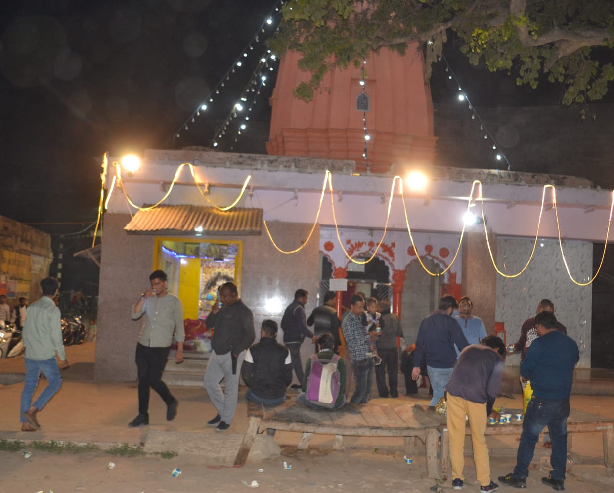 pagoda echoed with Bam-Bam Bhole, devotees performed Jalabhishek at midnight
