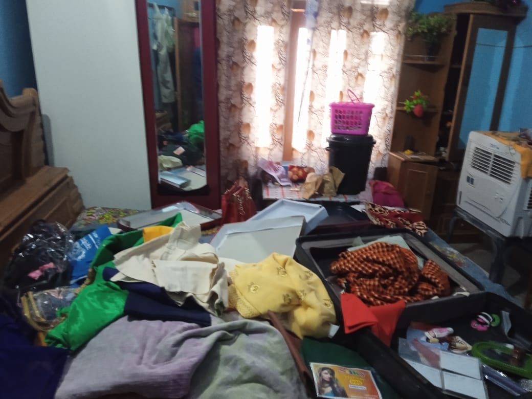 Thieves took away 74 thousand cash and jewelry