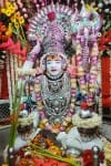 महाशिवरात्रि पर भव्य रुप से सजायी गई भगवान आशुतोष की मूर्ति।
