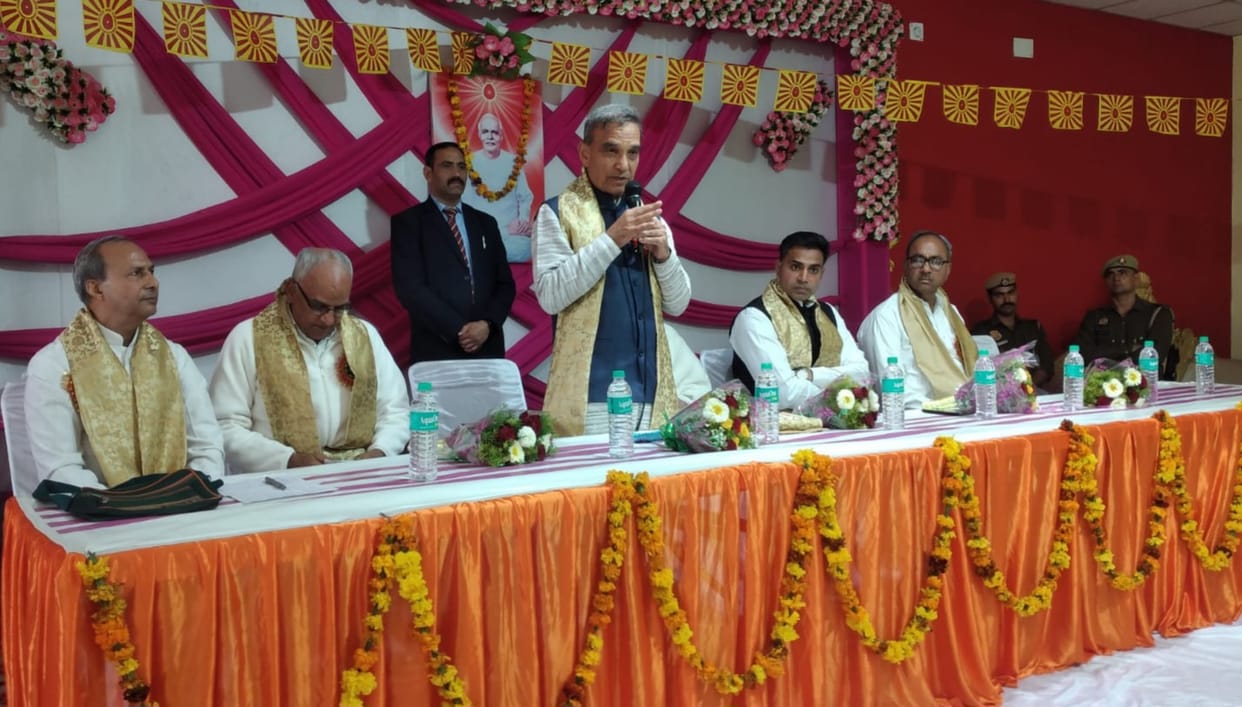 Spiritual peace is possible only at the feet of God: MP