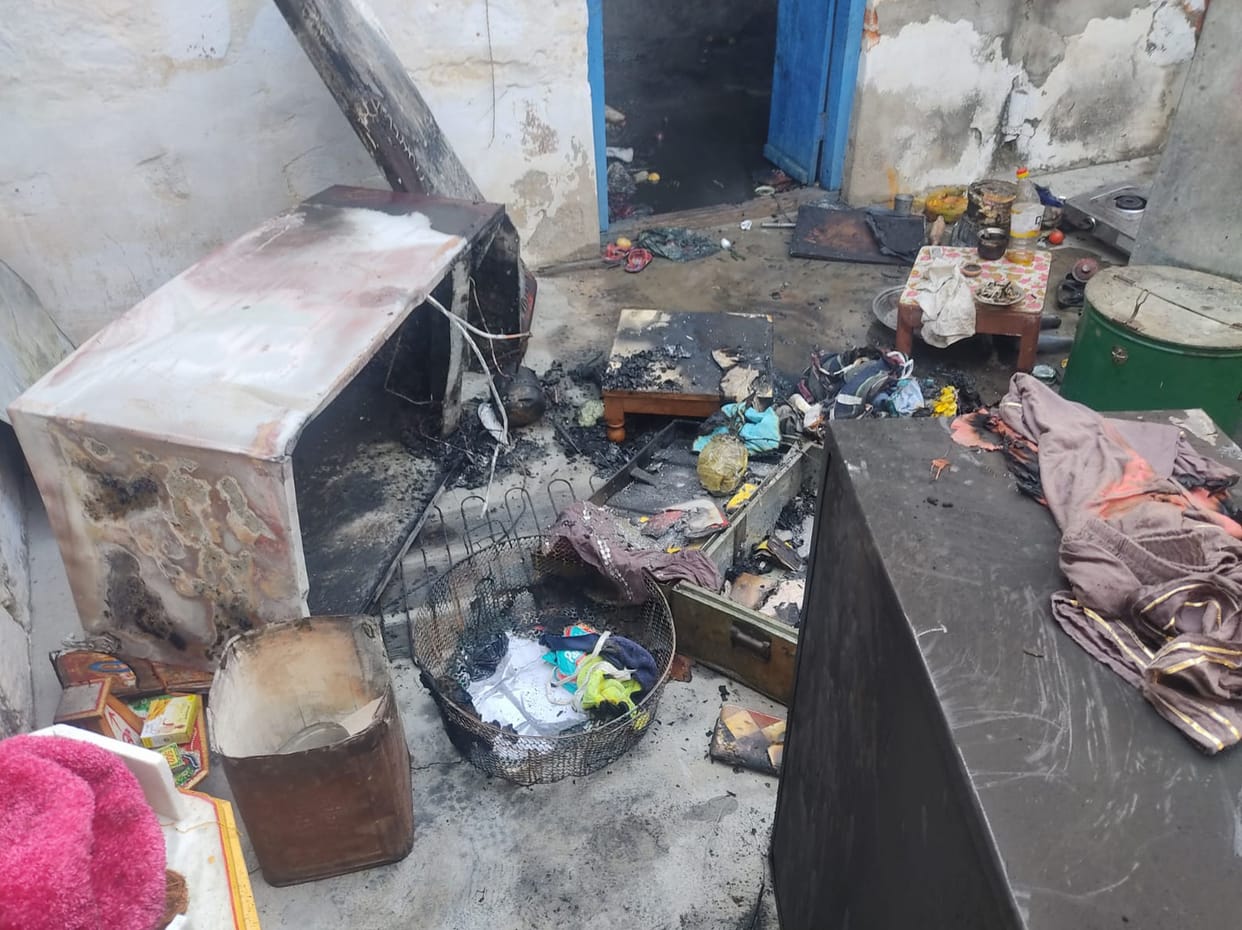 Fire breaks out in house due to short circuit, cash and goods burnt