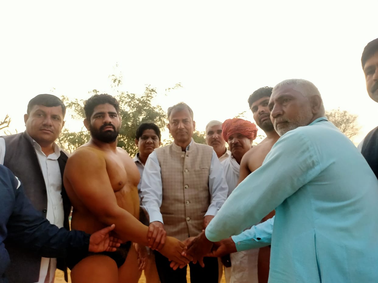 Wrestling match left on par, players get 25-25 thousand rupees