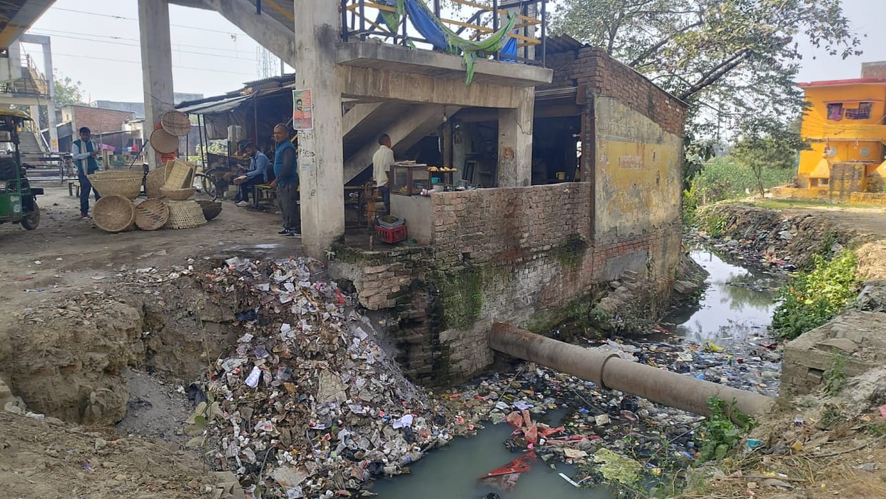 drain obstruction in construction of underpass