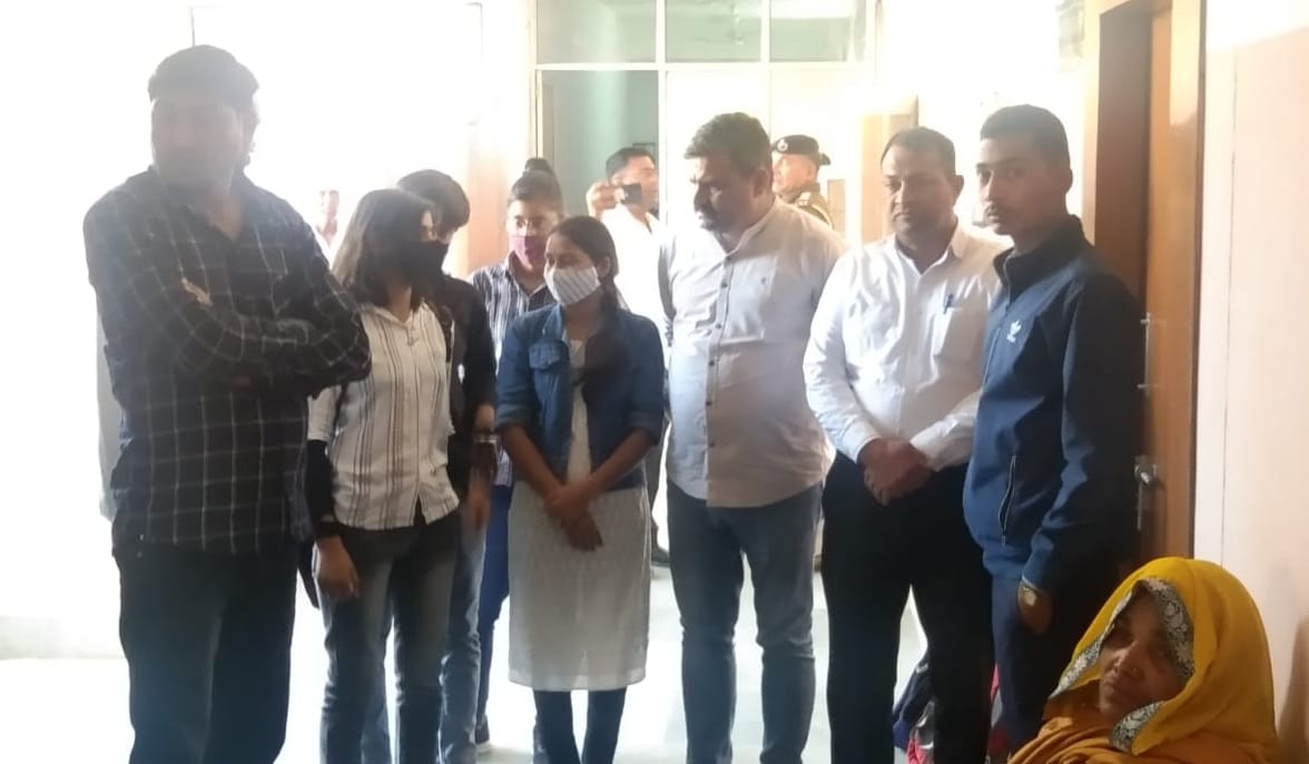 Anticipatory bail plea of spokesperson accused of pressurizing girl students for friendship rejected