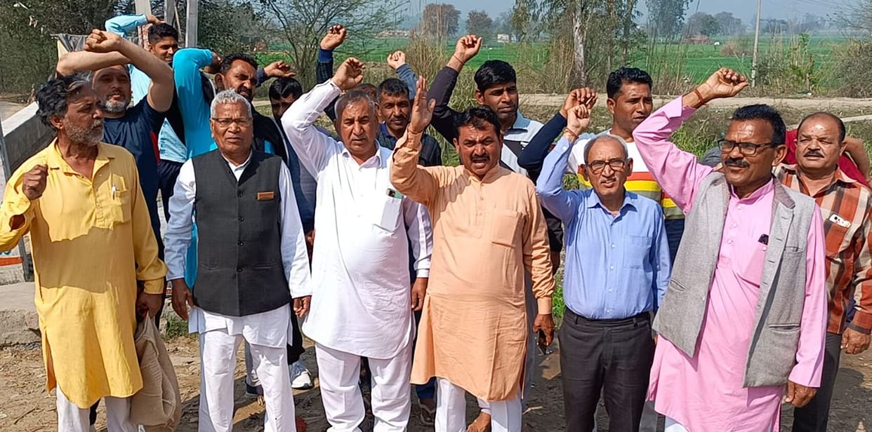 In 19 colonies of Linepar, a population of 60 thousand yearned for water, people raised slogans