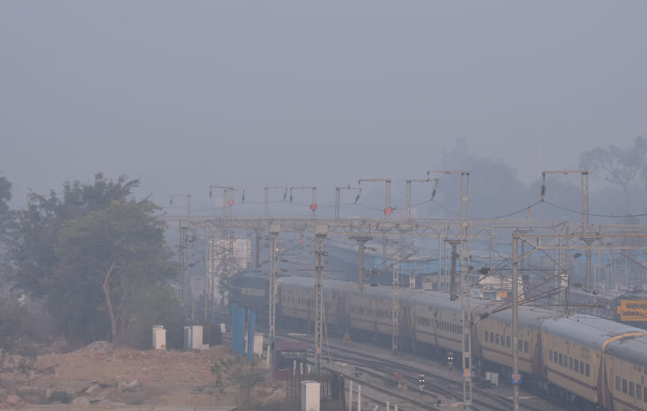 Pollution dissolved in the air, AQI reached 240