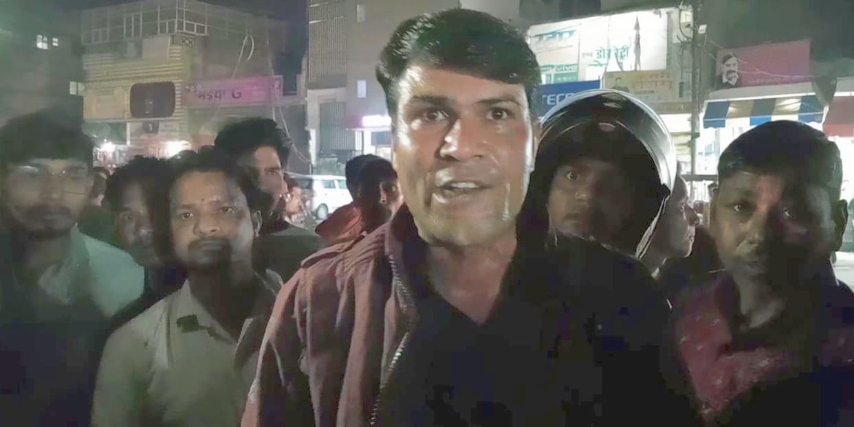 Angry mob thrashes constable for beating car rider in budaun