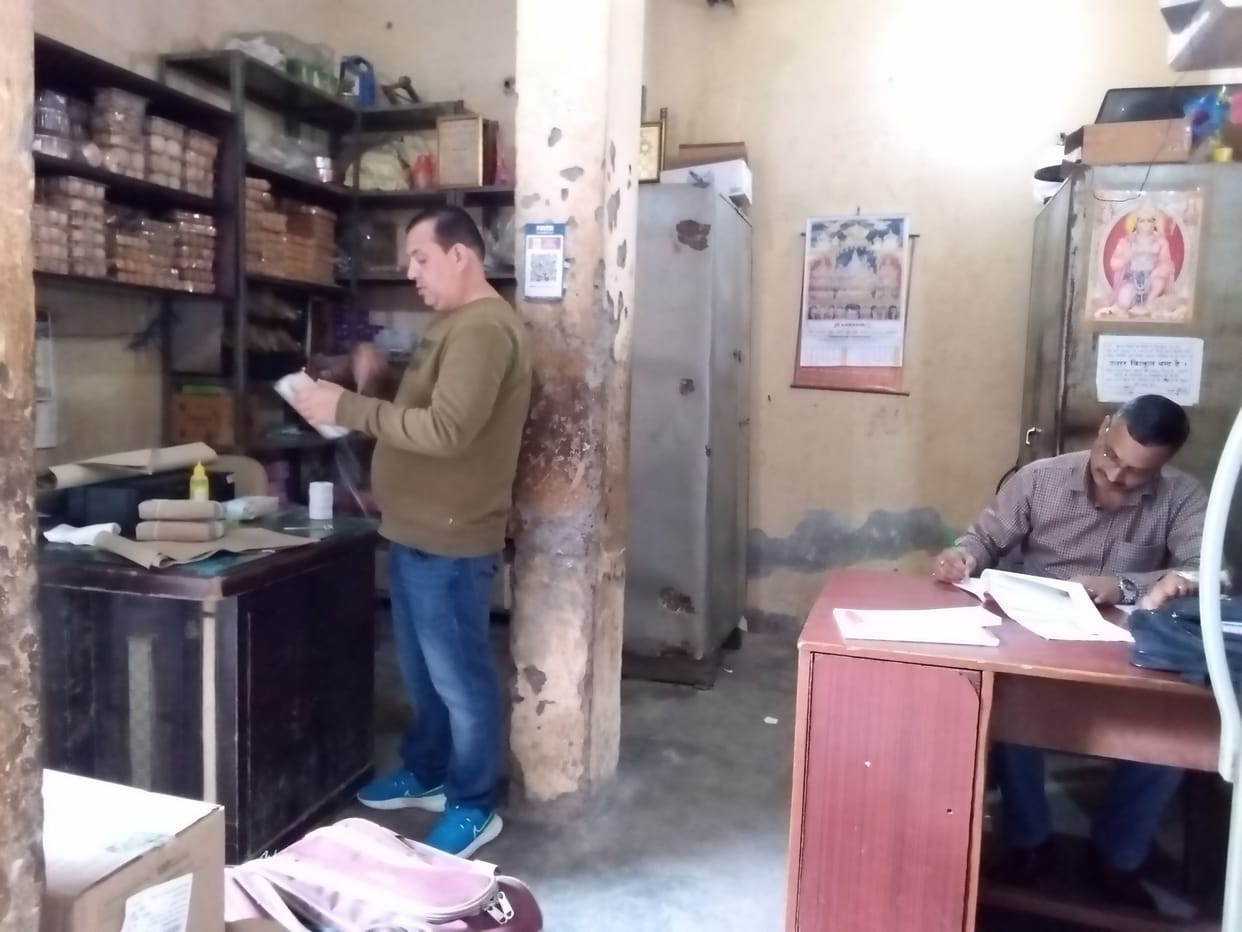 Chief Minister's flying squad took 9 samples of food items, seized 5 domestic cylinders