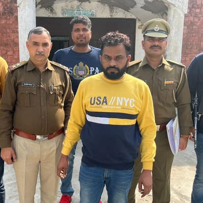 फोटो :38: हत्या के मामले में गिरफ्तार आरोपी पुलिस टीम के साथ।