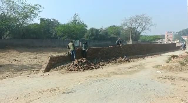 Controversy over road at Roravar crematorium Mutavalli himself dropped boundary