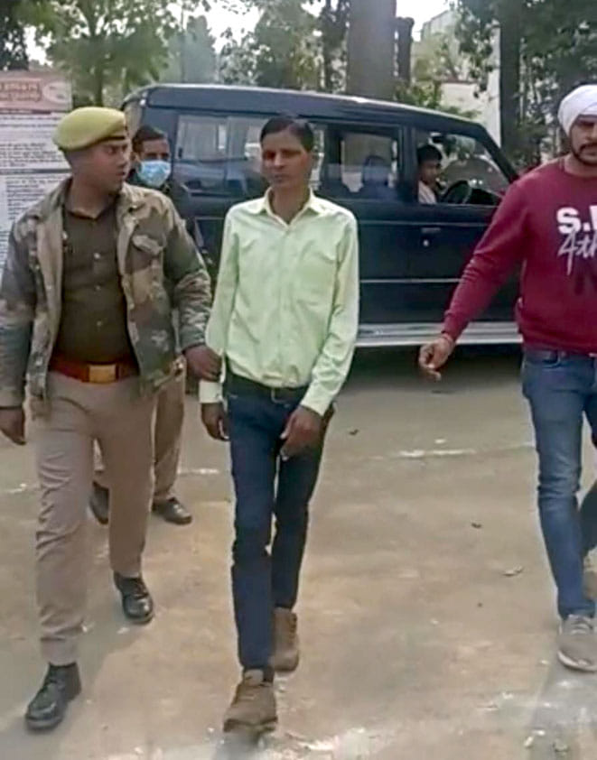 Lekhpal arrested for taking bribe of five thousand rupees