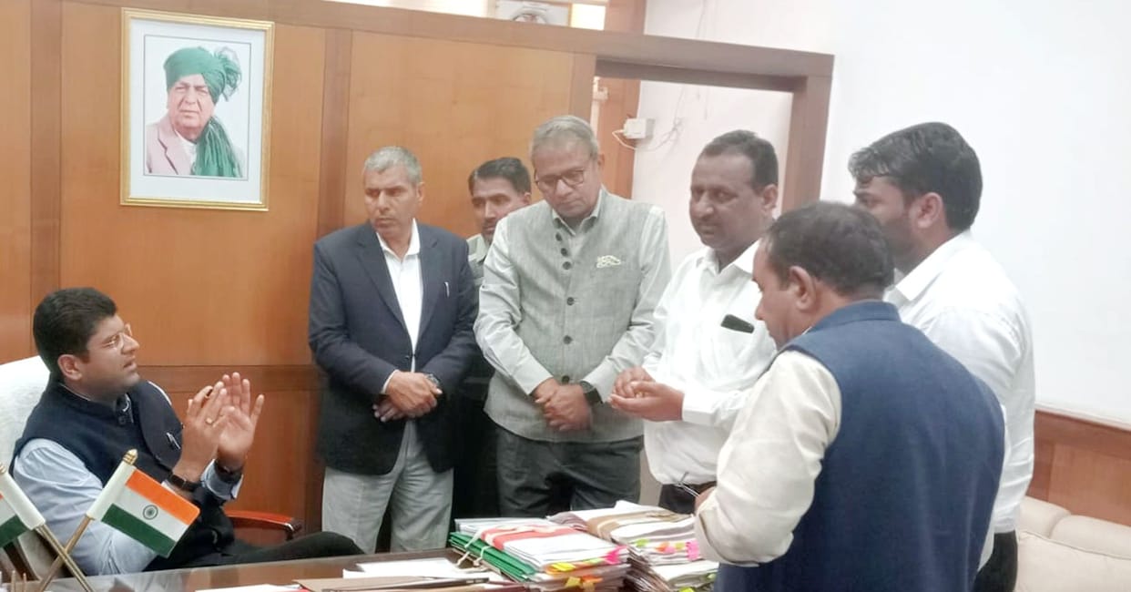 Deputy Chief Minister met the delegation in Chandigarh, Chief Engineer of PWD will inspect alternative and permanent routes today