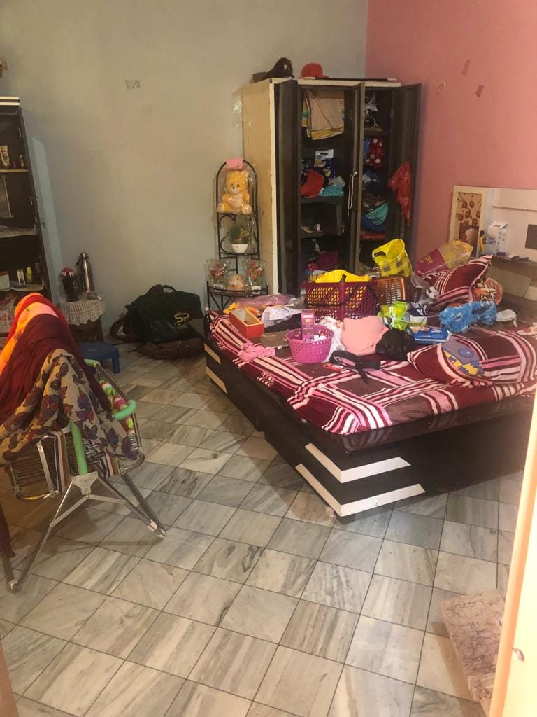 Jewelery and cash worth lakhs stolen from closed house
