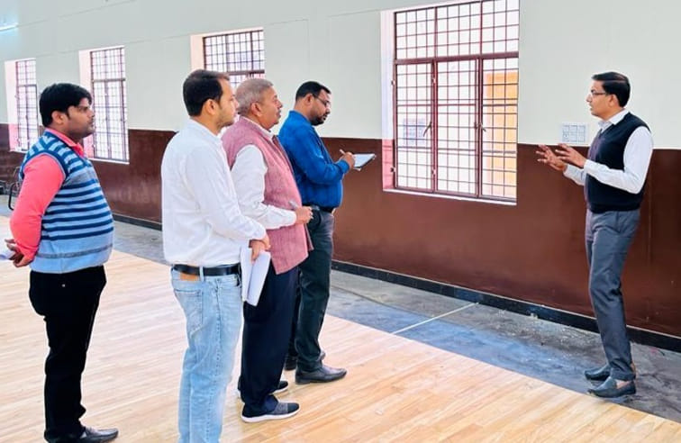 Divisional commissioner angry over poor quality of construction works