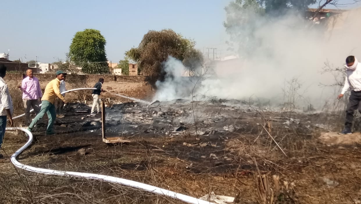 Fire broke out in the junk of cooler factory near Rivasa bridge