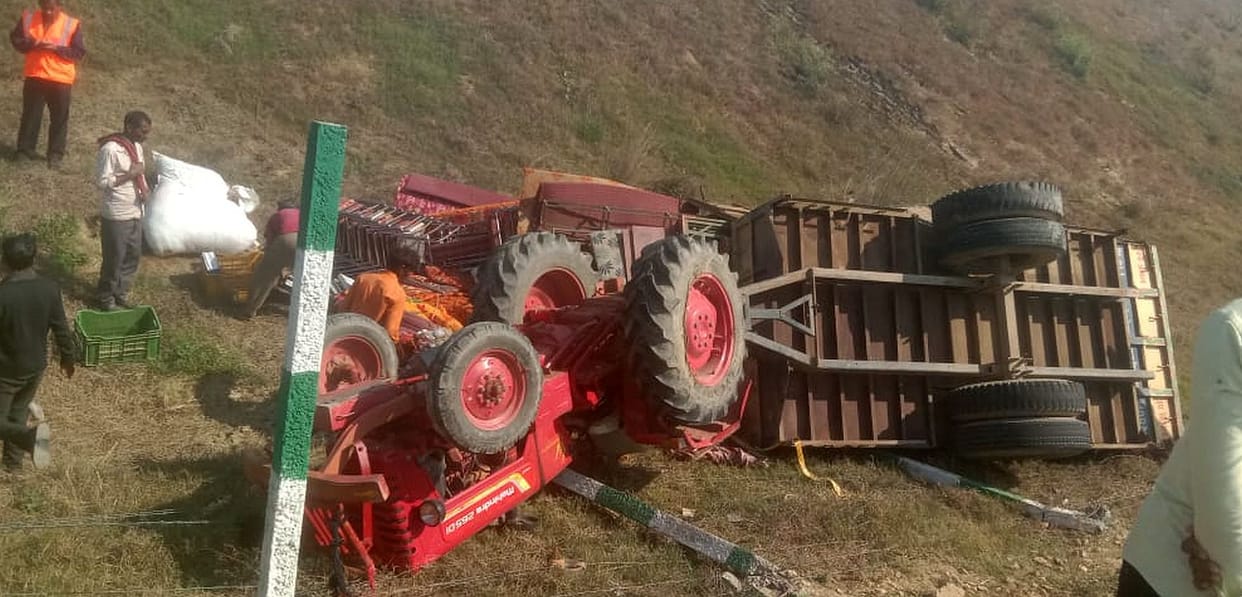 Three youths died in road accidents, 11 injured