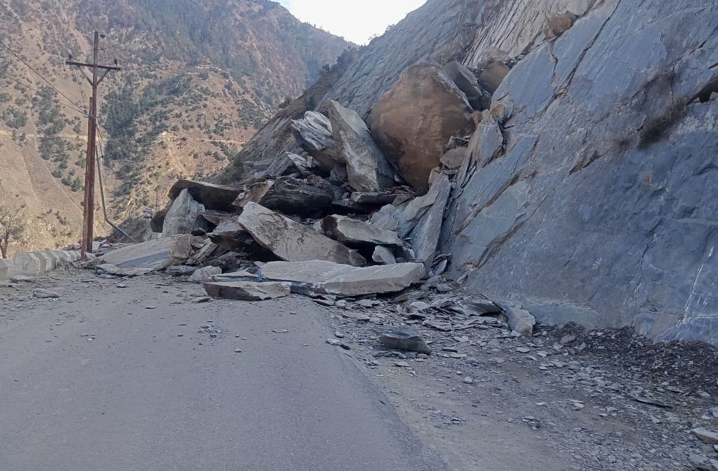 Traffic stalled due to landslide on Khadramukh-Holi road