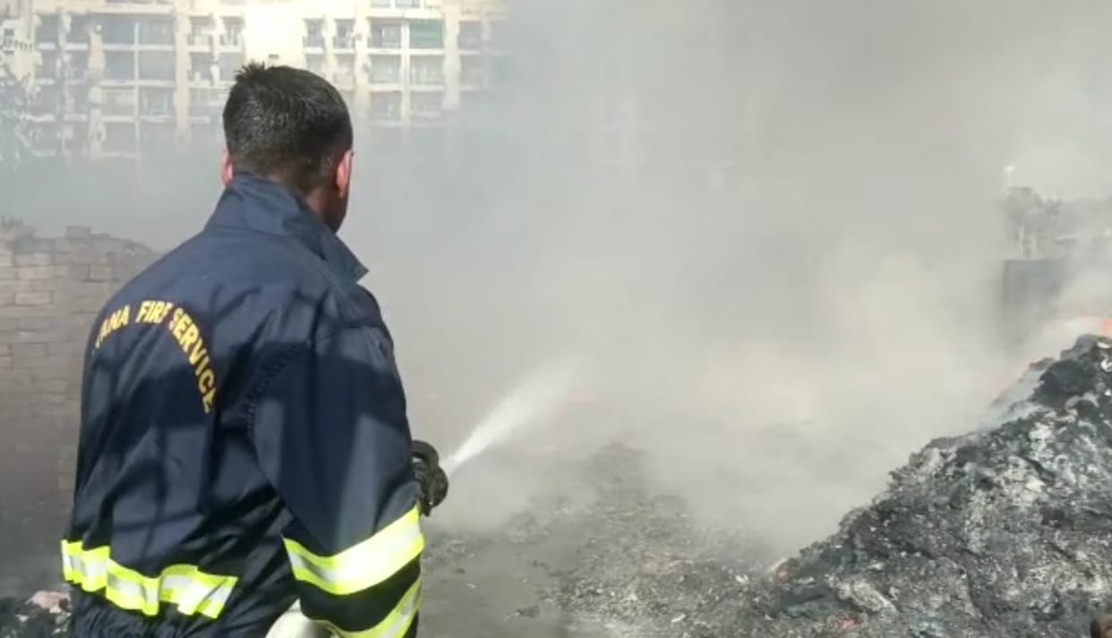 Fire broke out in warehouse, rubber-plastic goods burnt