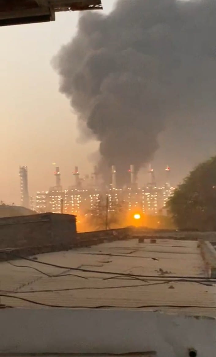 Wheat crop blackened in seven villages due to smoke emanating from refinery fire