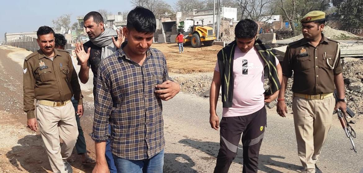 Cash and jewelery looted from army man and his wife