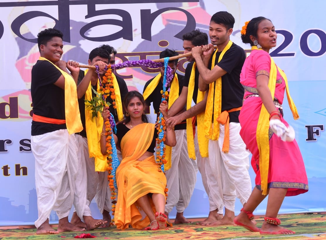 Cultural glimpse from Odisha to Uttarakhand seen on the stage of Central University