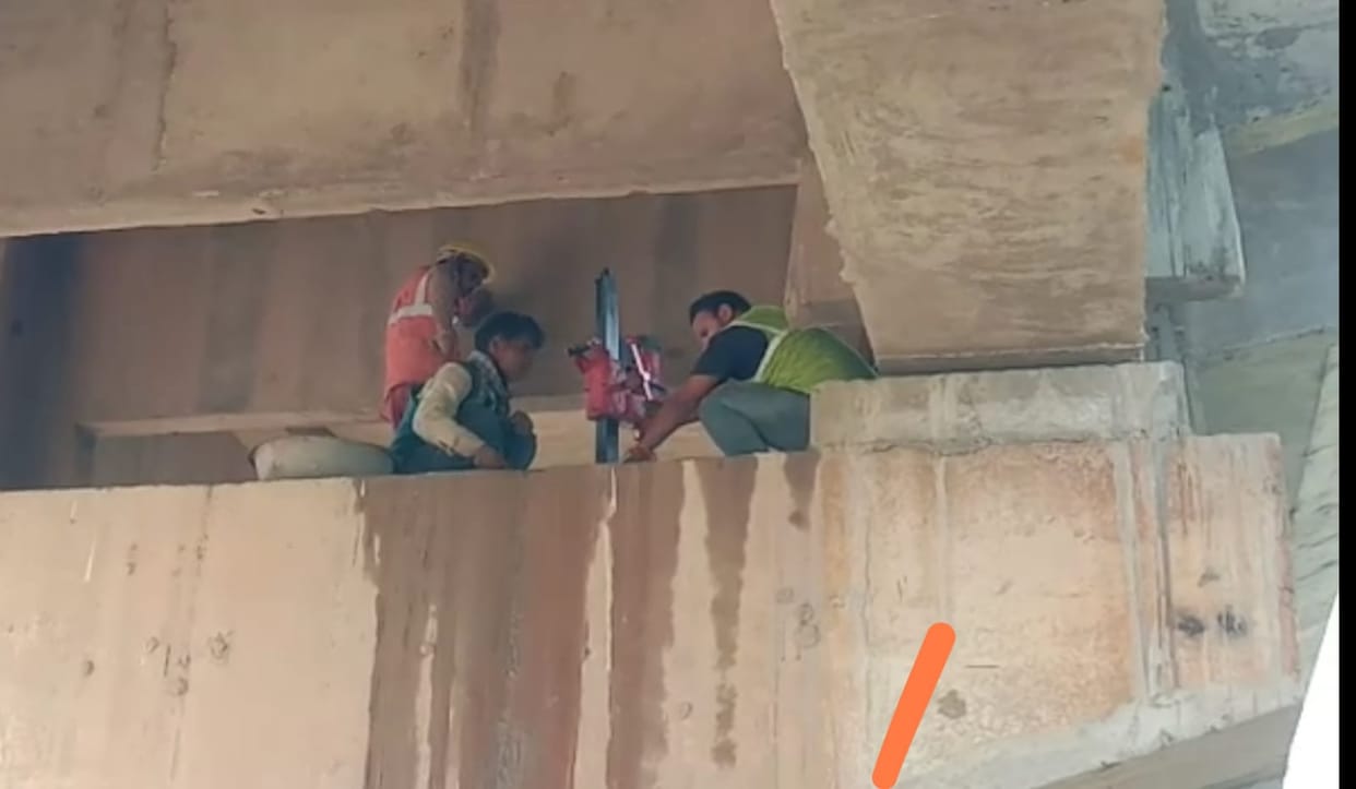 Light four wheelers will soon run through the pucca bridge of Kolaghat