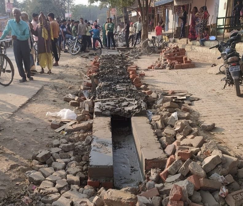 Railway stopped the work of drain construction