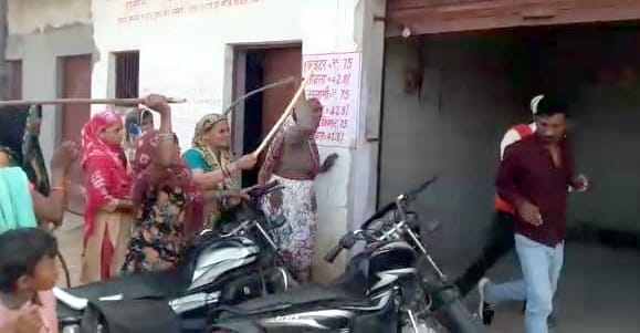 women ran after drunkards with sticks