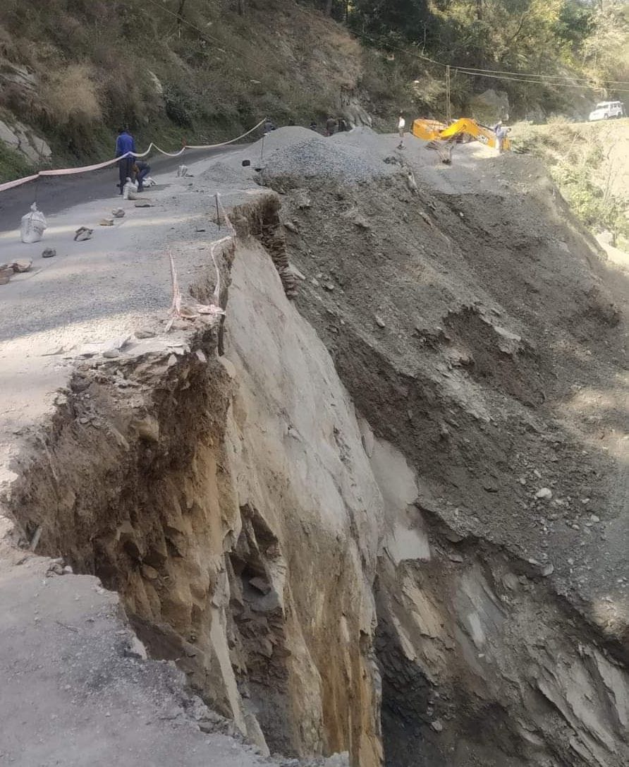 Cracks in the road, danger of accident