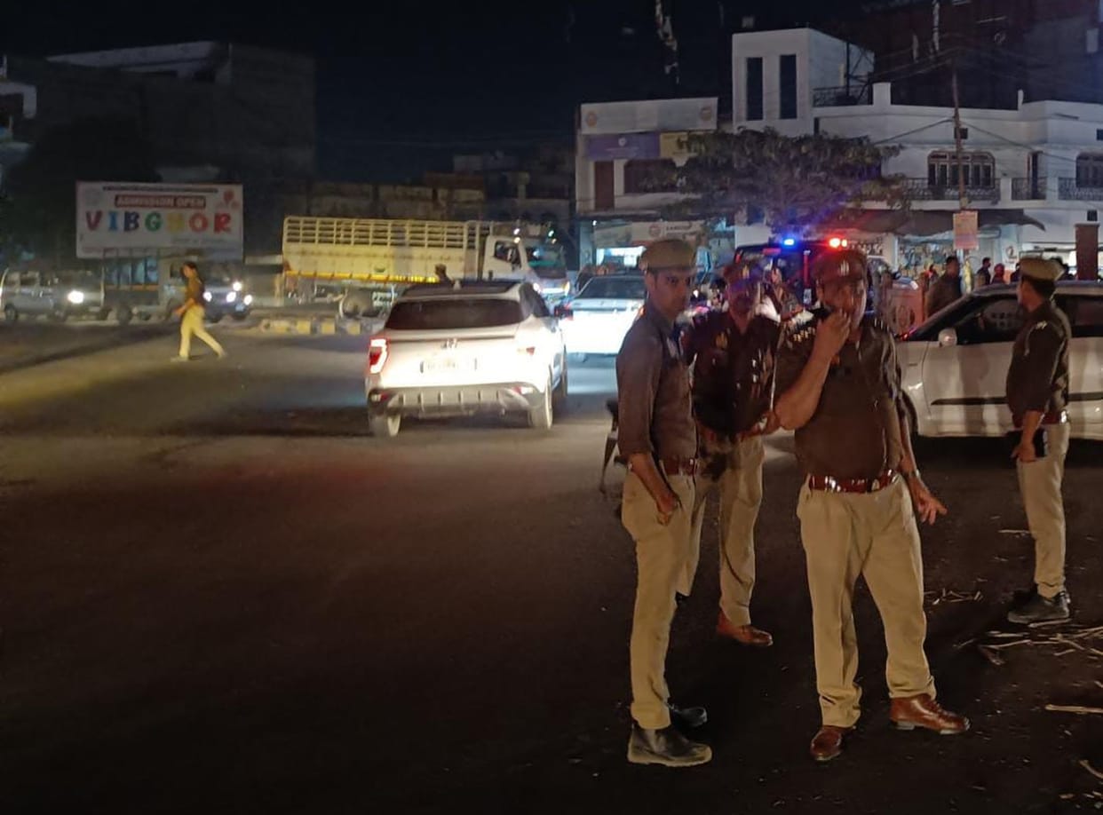 Police of four districts made green corridor for constable