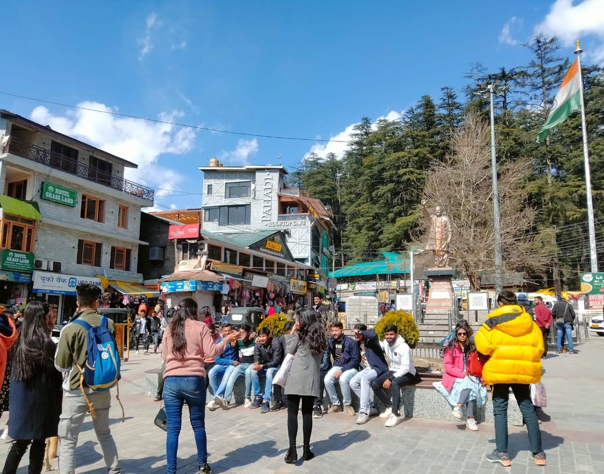 Tourists increased during the weekend in Manali