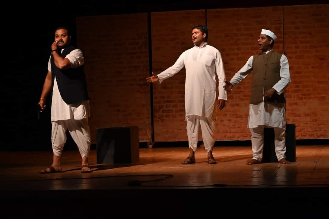 'Pranam Kakori' won applause in Prayagraj