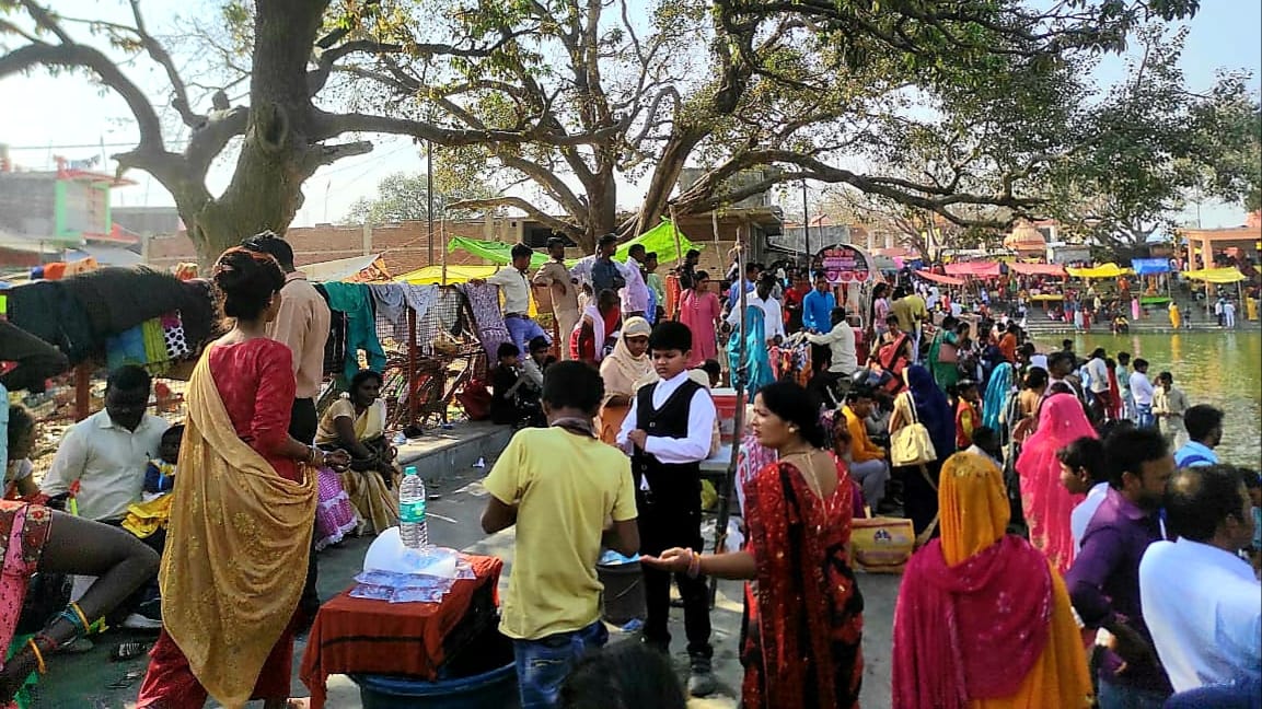 Crowd of buyers increased in Tameshwarnath fair