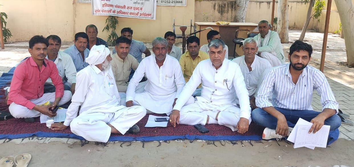 Sarpanchs protested in BDPO office and expressed anger