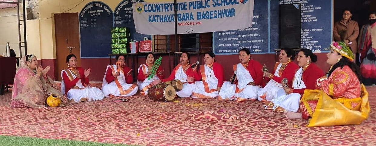 Women teachers and parents organized Holi celebration