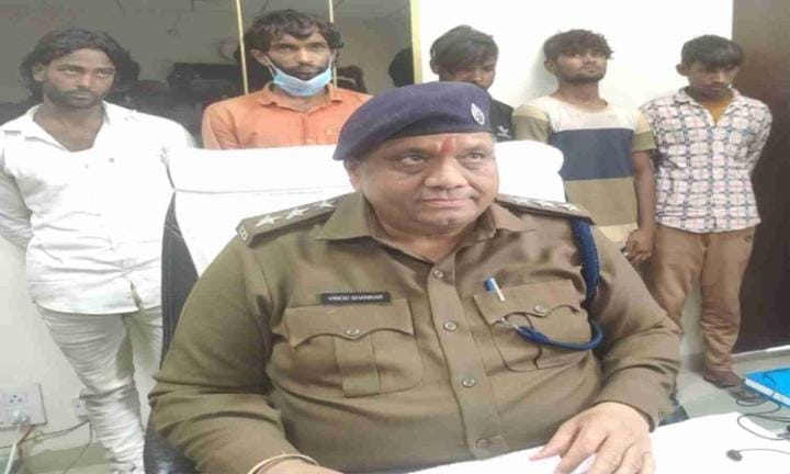 Car bought after theft, five accused arrested, two real brothers