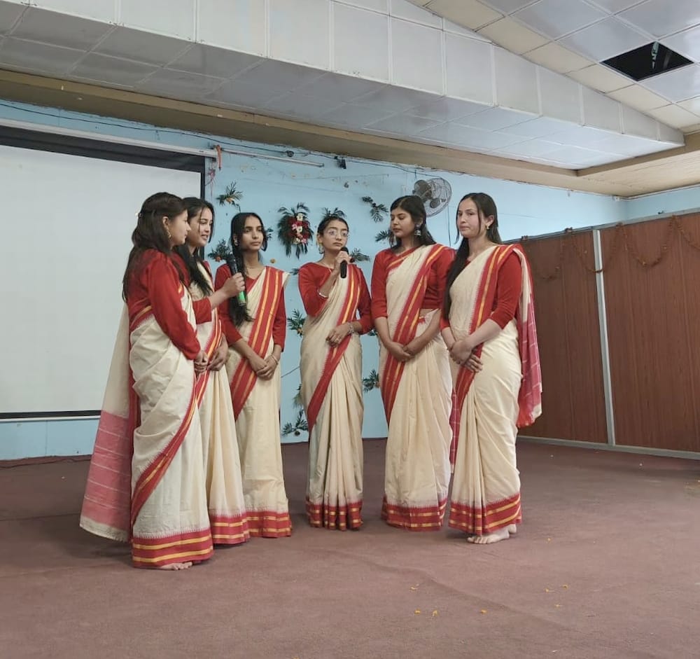 Shailja in quiz, Priyanka first in painting
