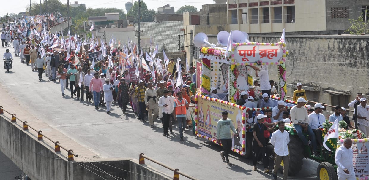 Rampal supporters take out procession, city jammed