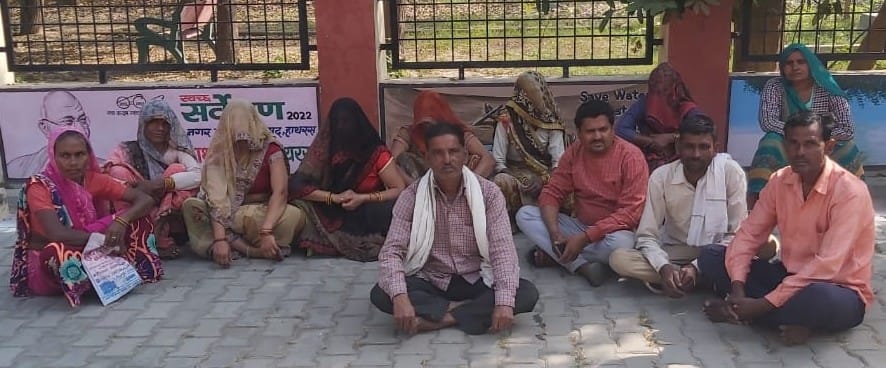 Liquor contract opened in the village, angry people took these steps