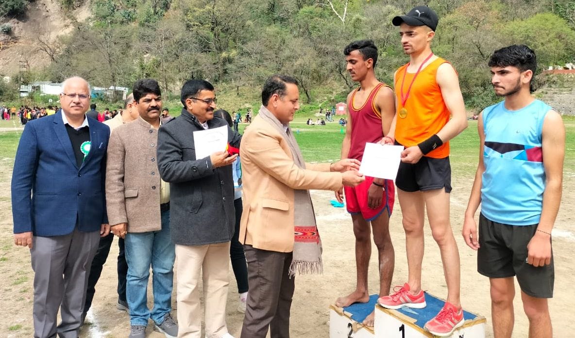 Pankaj leads in 1,500 meters race