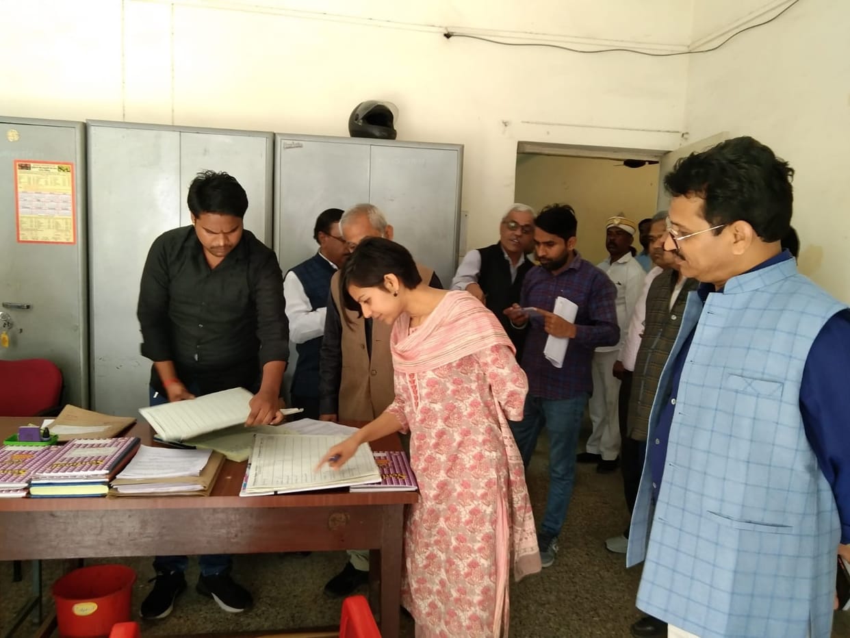 CDO got angry after seeing the dirt in Vikas Bhavan