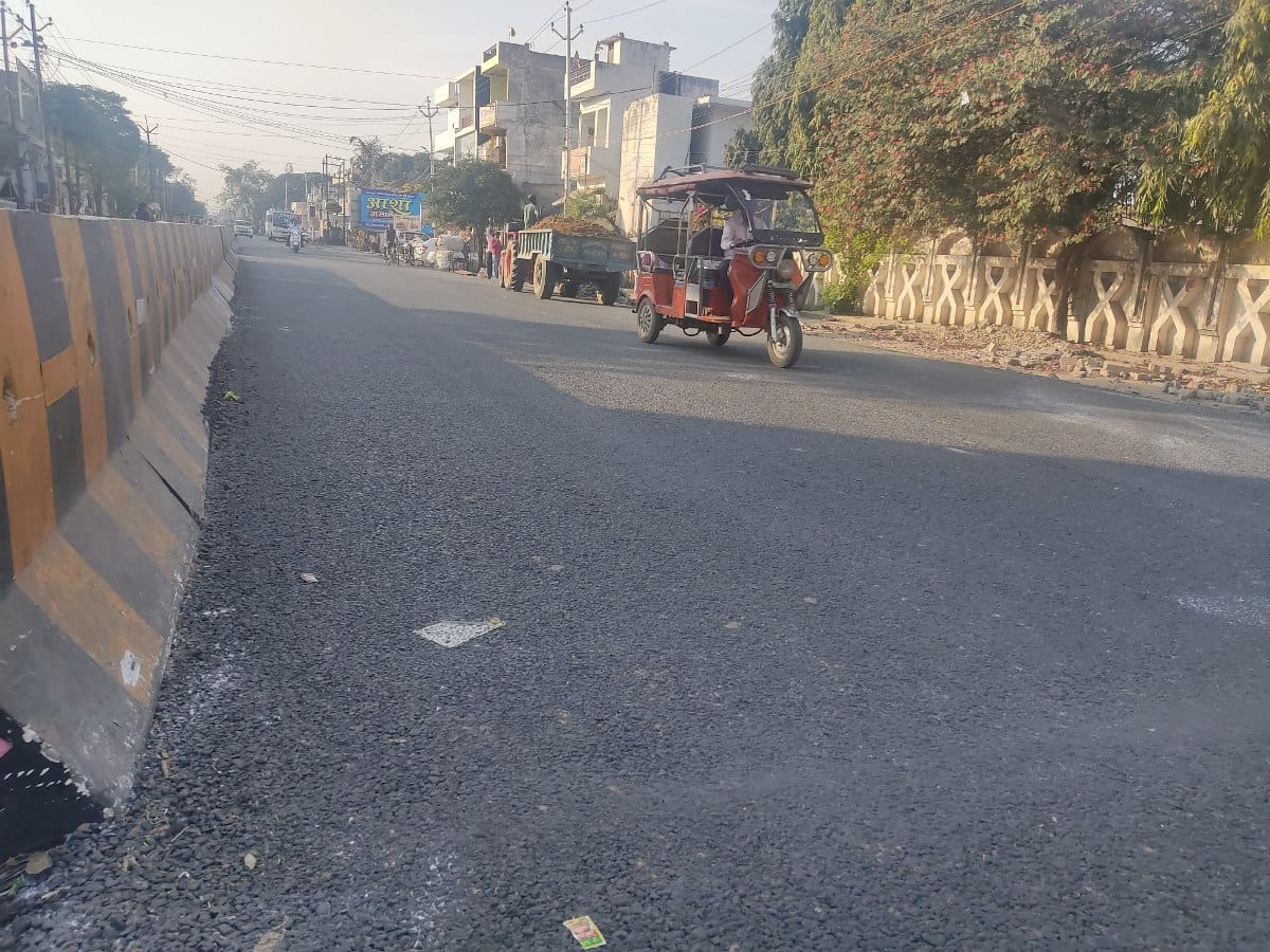 Road construction intensifies from Jansath bridge to bypass