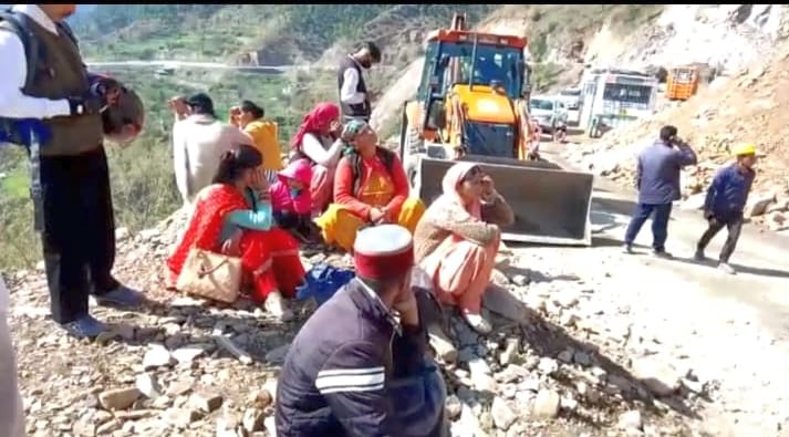 NH-707 connecting Shimla not restored even on fourth day
