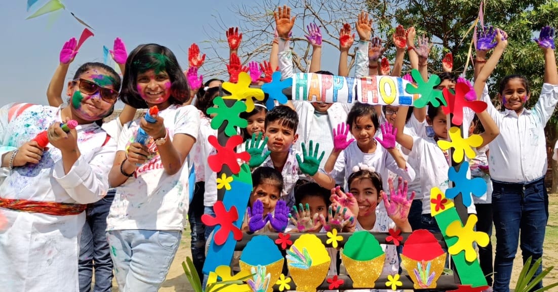 Abir-Gulal was blown by children