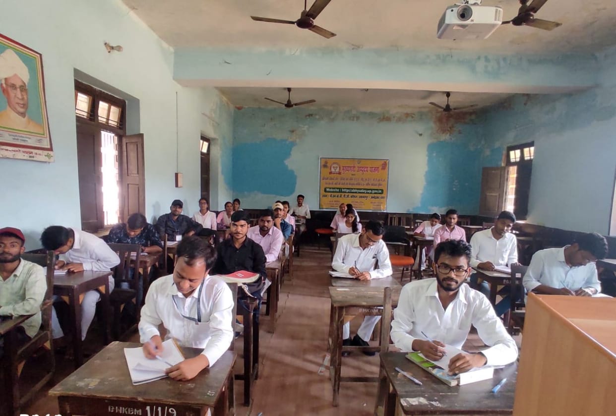 Khushboo tops in essay writing competition
