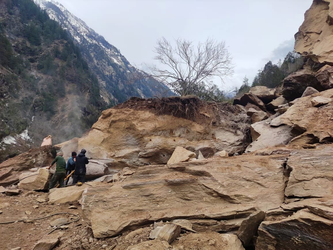 Udaipur-Pangi-Sansarinala closed due to landslide