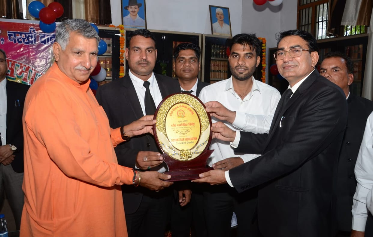 Judges get new advocates accepted in Holi Milan ceremony